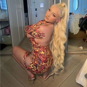 New Pretty LITTLE Thing Fire Dress With Gloves